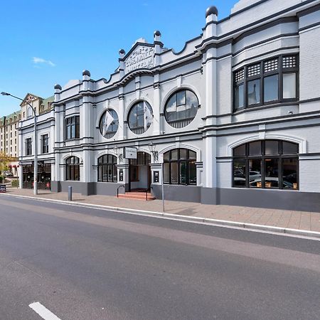 The Cornwall Historic Hotel Лонсестон Экстерьер фото