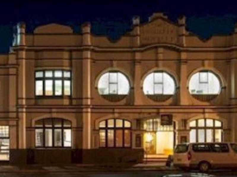 The Cornwall Historic Hotel Лонсестон Экстерьер фото